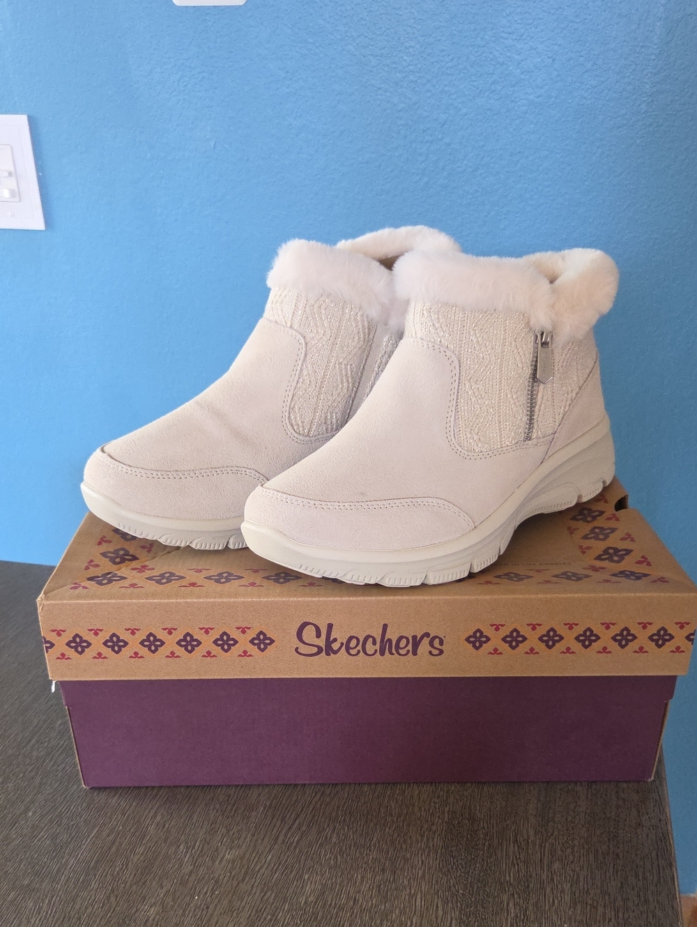 Skechers Women's Cream Faux-Fur Ankle Boots